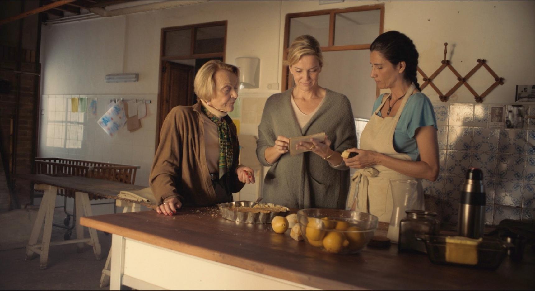 Fondo de pantalla de la película Pan de limón con semillas de amapola en PELISPEDIA gratis
