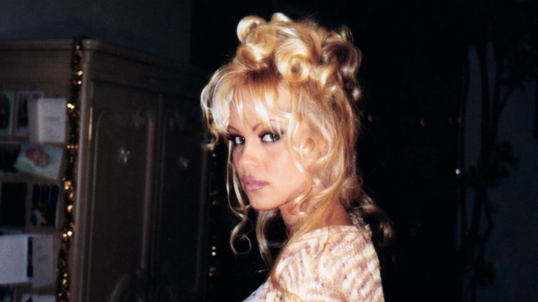 poster de Pamela Anderson: Una historia de amor