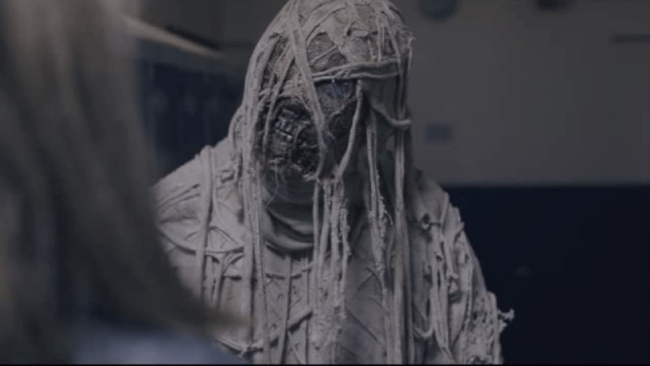 Fondo de pantalla de la película La momia asciende en PELISPEDIA gratis
