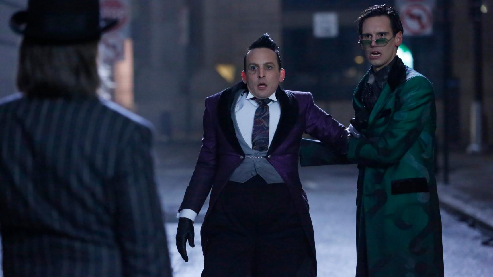 Poster del episodio 12 de Gotham online